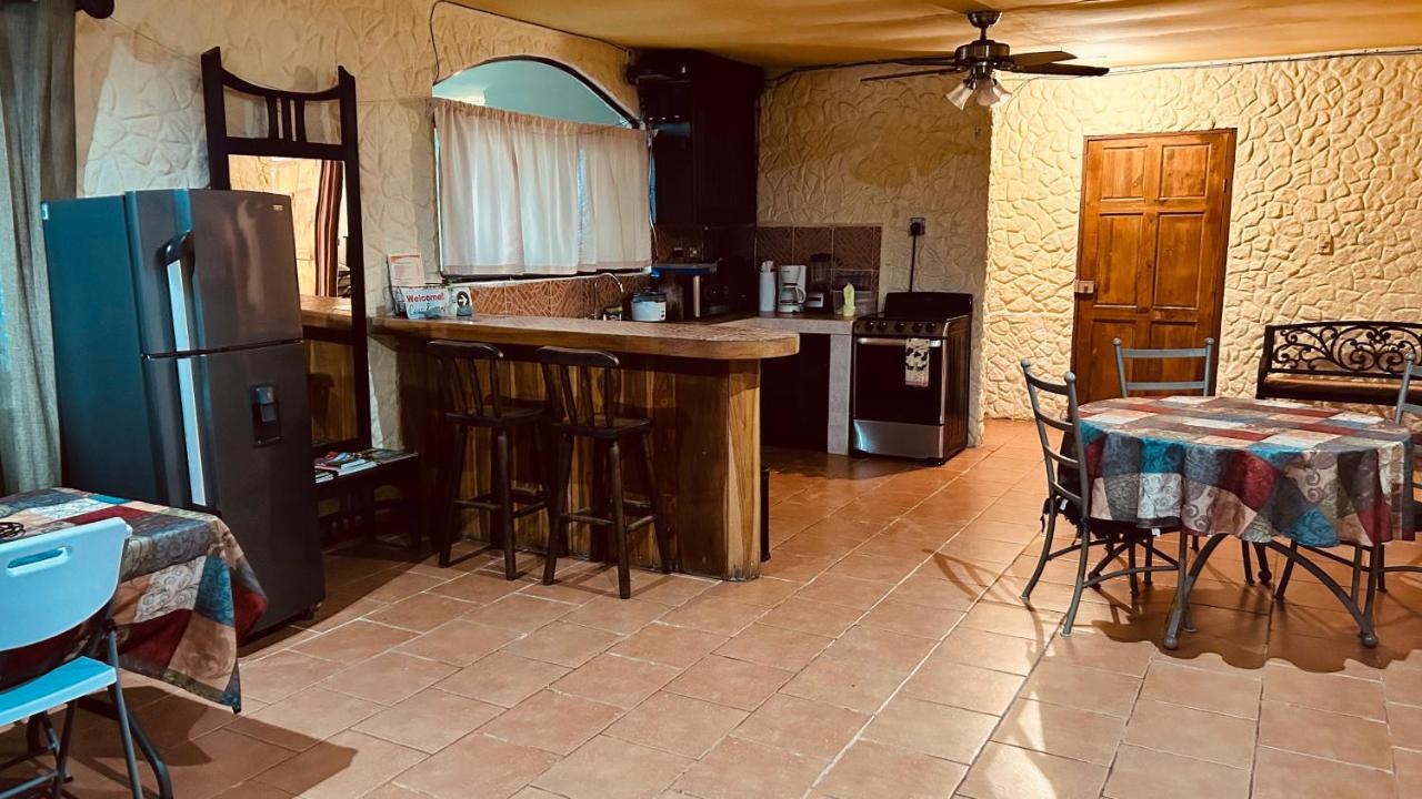 Casa Encantada Offers You Two-Bedroom House, 1 Tiny Apartment & 3 Double Rooms 曼努埃尔安东尼奥 外观 照片