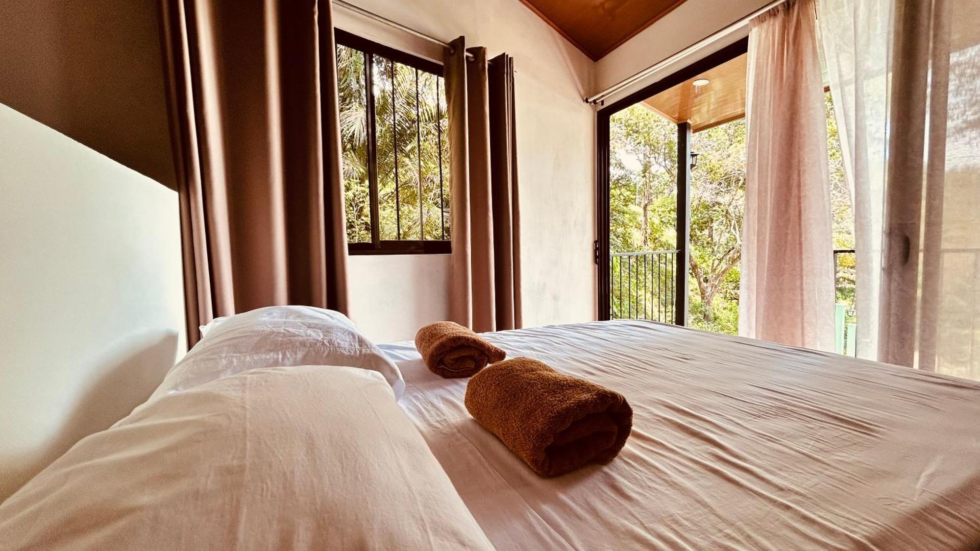 Casa Encantada Offers You Two-Bedroom House, 1 Tiny Apartment & 3 Double Rooms 曼努埃尔安东尼奥 外观 照片