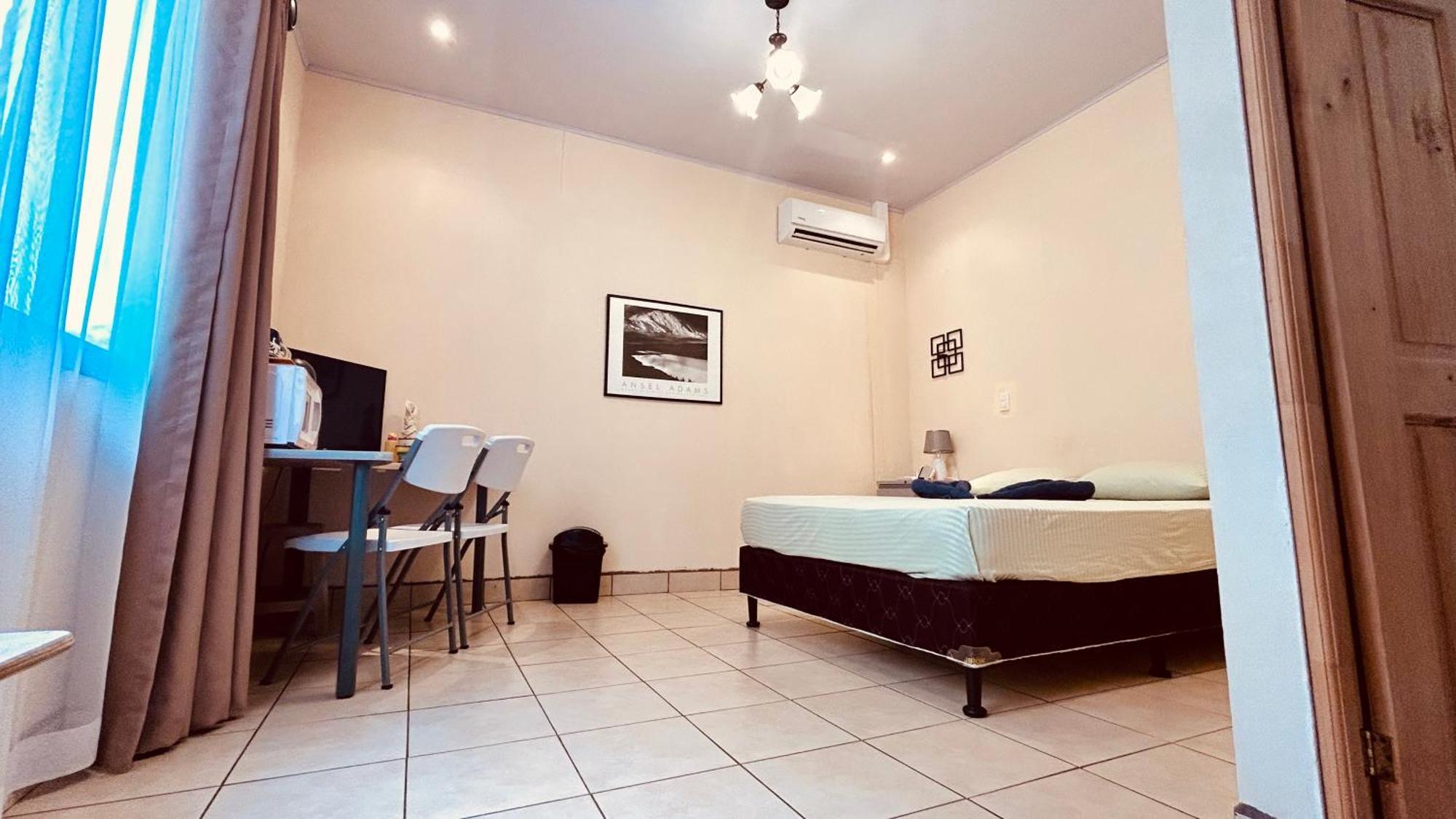 Casa Encantada Offers You Two-Bedroom House, 1 Tiny Apartment & 3 Double Rooms 曼努埃尔安东尼奥 外观 照片